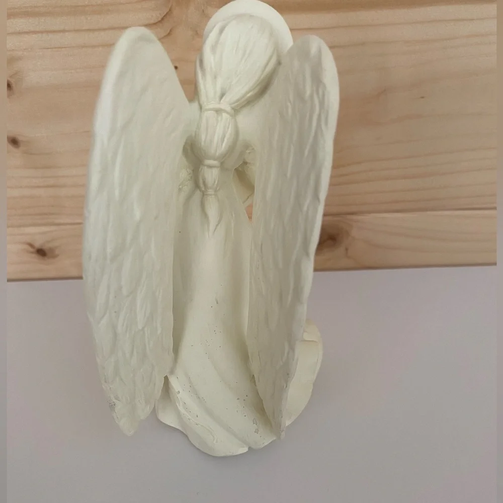 VINTAGE Hallmark Cards Guardian Angel Harp 4.5” Tall Ivory Ceramic Figurine